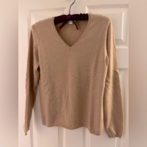 100% Cashmere women's V-Neck Charter Club sweater
